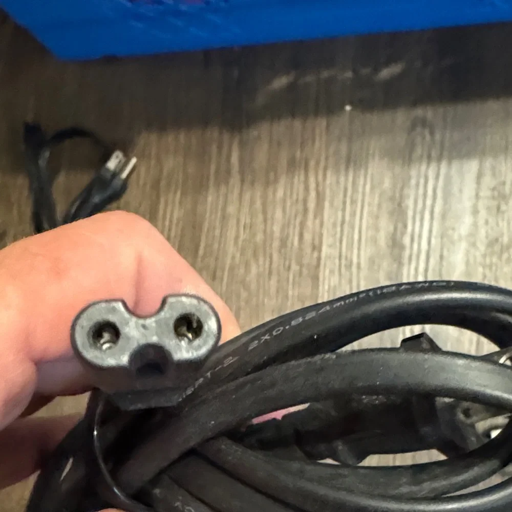 Black 2-Prong Electronic Power Cable (A)